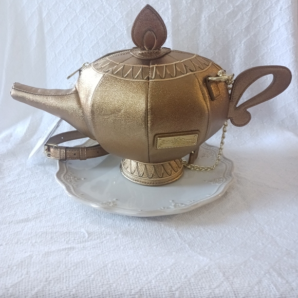 Stitch Shoppe by Loungefly × Disney Aladdin Genie Lamp Crossbody Bag - Picture 6 of 16